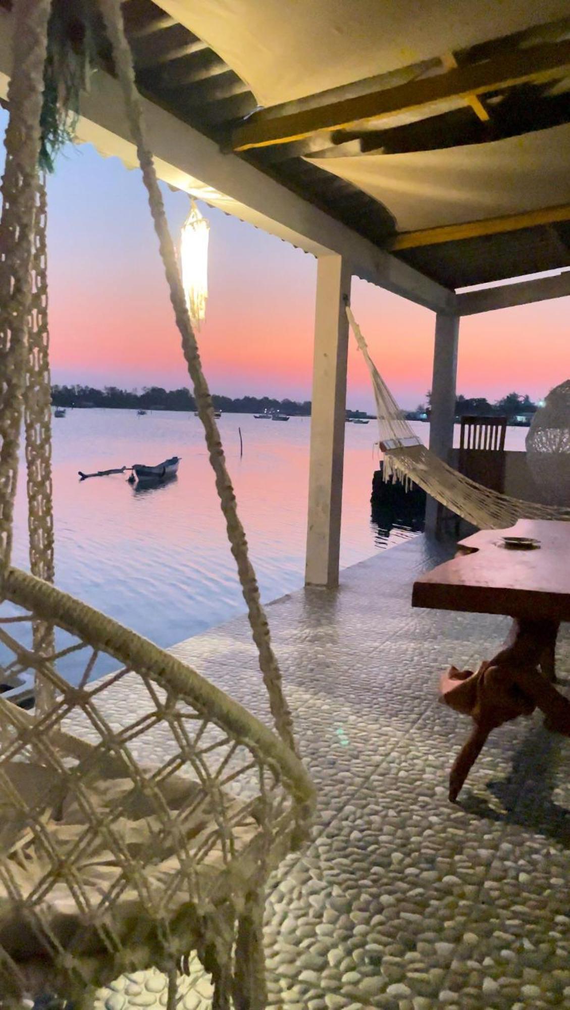 Loyal Friend Hostel Karimunjawa Ngoại thất bức ảnh