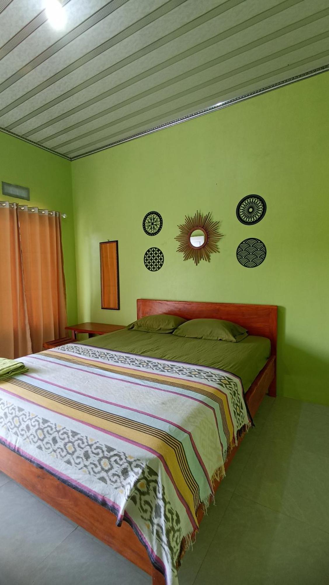 Loyal Friend Hostel Karimunjawa Ngoại thất bức ảnh