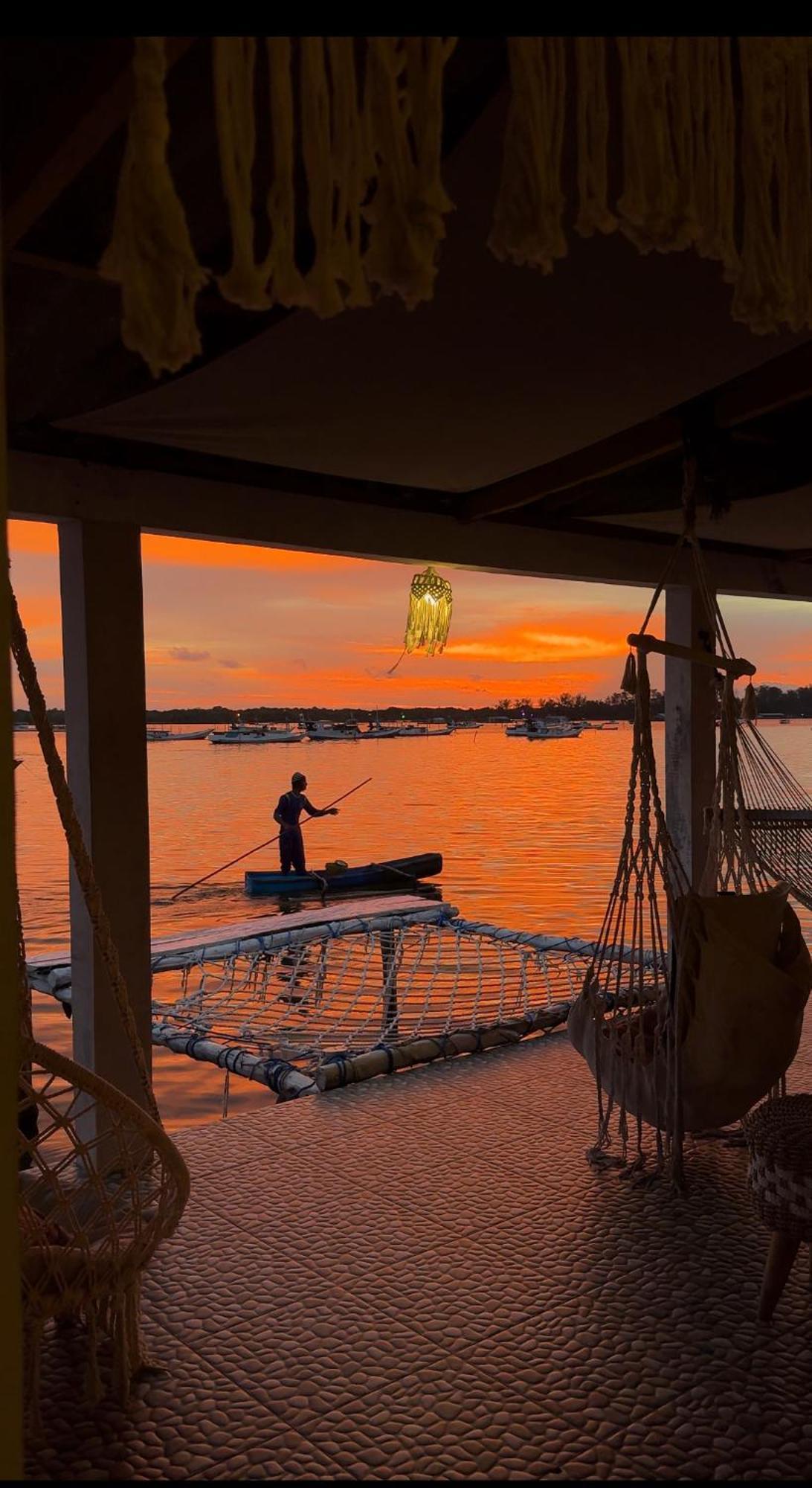 Loyal Friend Hostel Karimunjawa Ngoại thất bức ảnh